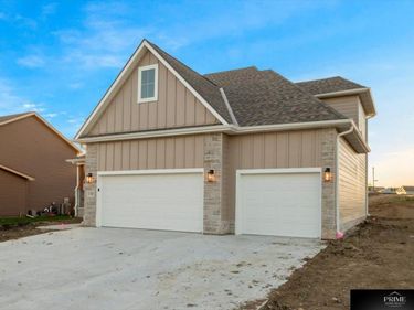3146 Greta Drive, Roca, NE 68340