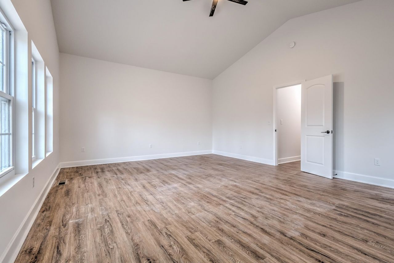 47 Japonica Pl. Photo 9