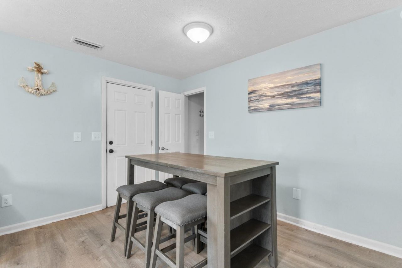 1005 28th Ave. S Photo 6