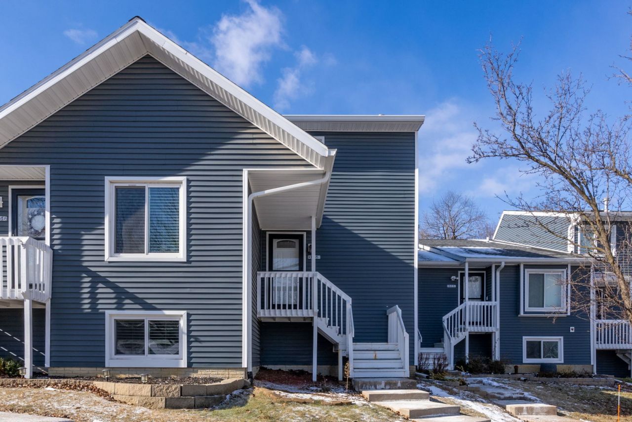 3558 N Willow Court, Bettendorf, IA 52722 Main Photo