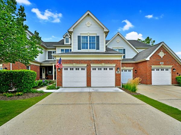 25 Harborside Way, Hawthorn Woods, IL 60047