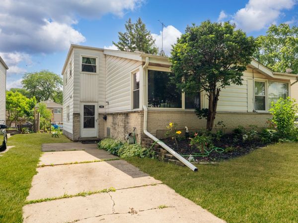 381 N 4th Avenue, Unit B, Des Plaines, IL 60016