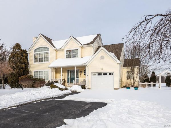 125 Northgate Circle, Baiting Hollow, NY 11933
