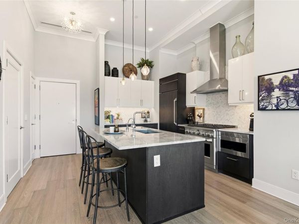 100 Garvies Point Road , Unit 1033, Glen Cove, NY 11542