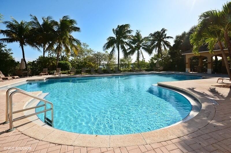 1000 Scotia Drive, Unit 304, Hypoluxo, FL 33462 Photo