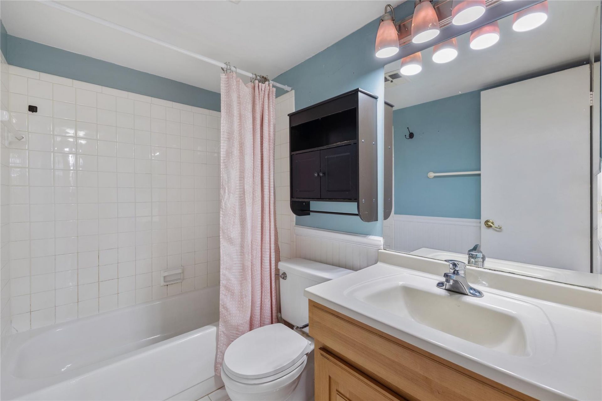 6190 Woodlands Boulevard, Unit 111, Tamarac, FL 33319 Photo