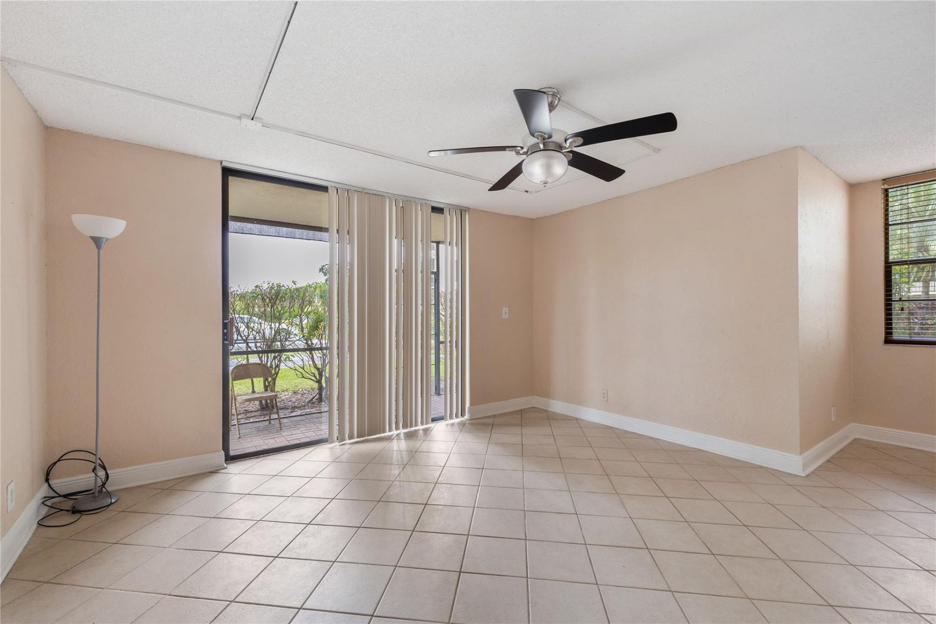 6190 Woodlands Boulevard, Unit 111, Tamarac, FL 33319 Photo