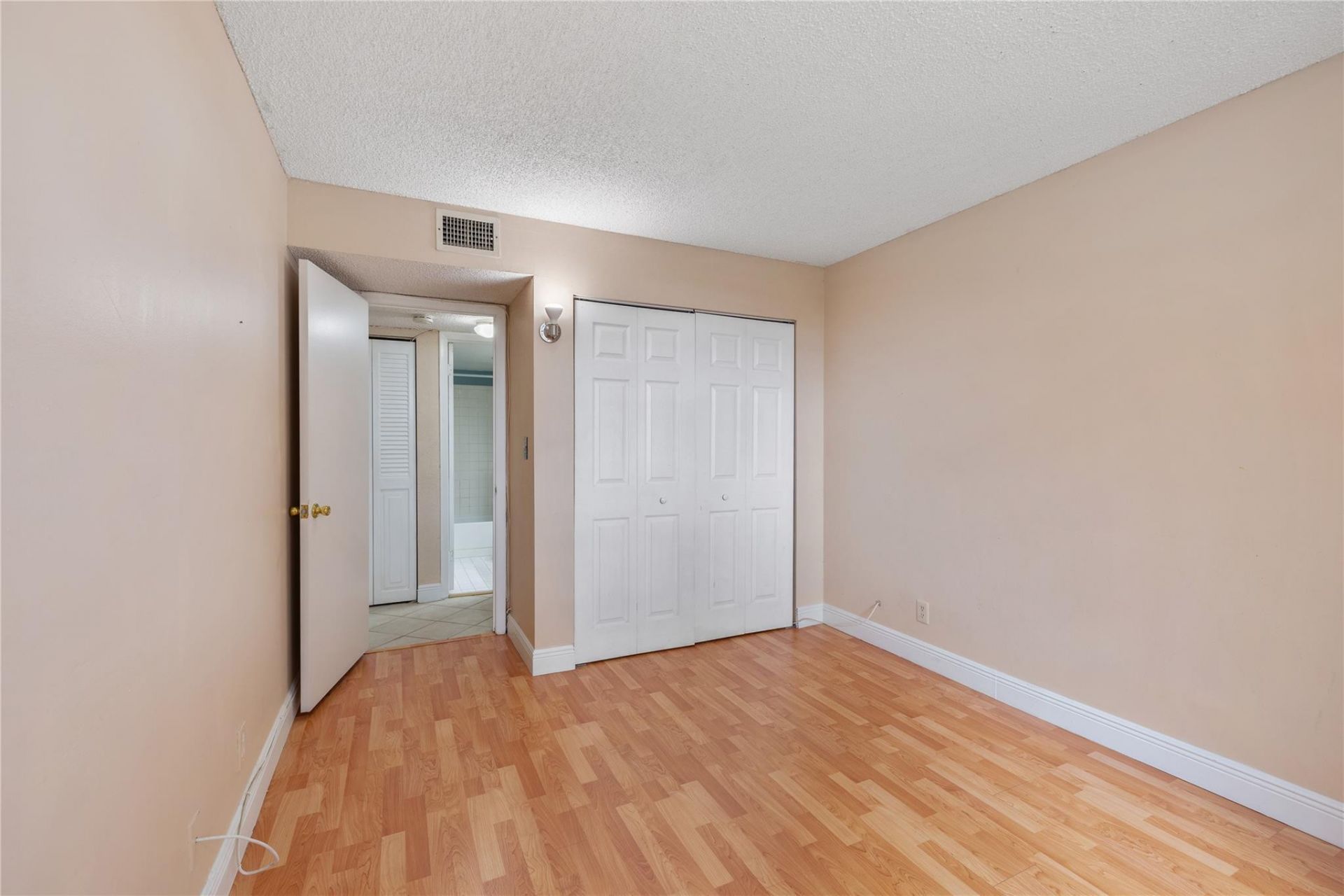 6190 Woodlands Boulevard, Unit 111, Tamarac, FL 33319 Photo