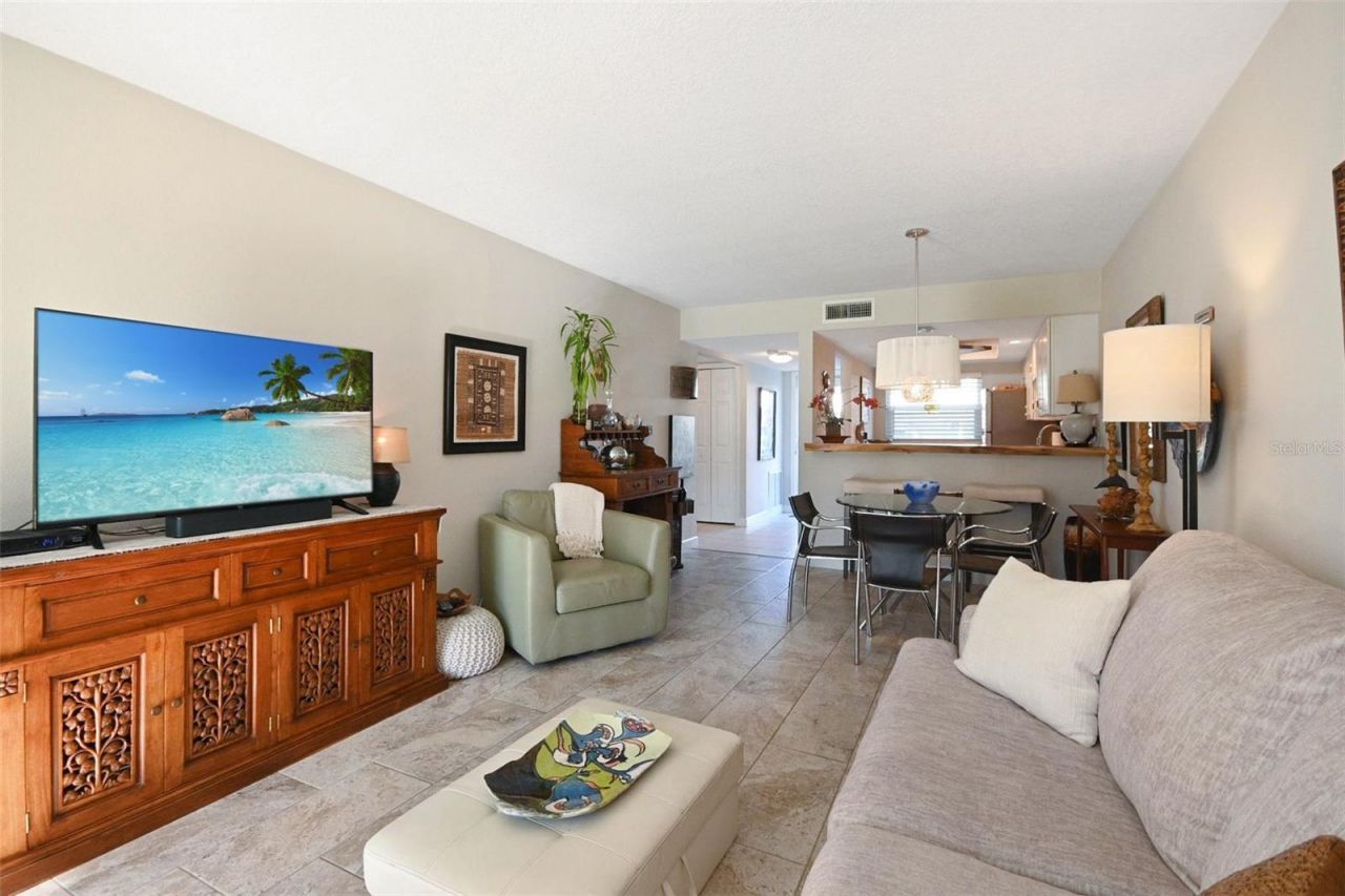 325 N Causeway, Unit 1020, New Smyrna Beach, FL 32169 Photo