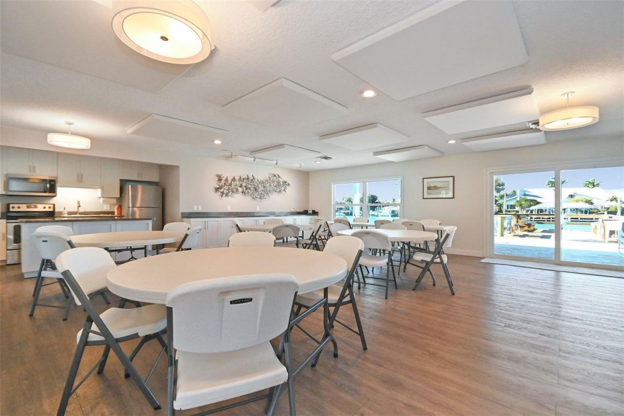 325 N Causeway, Unit 1020, New Smyrna Beach, FL 32169 Photo