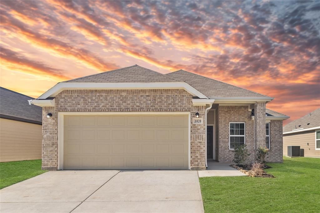 1020 Wind Drift Way, Fort Worth, TX 76131 Main Photo