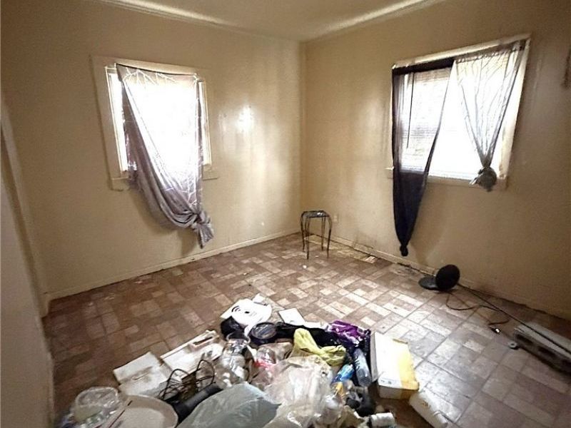 16901 Ridgeton Drive, Cleveland, OH 44128 Photo 4