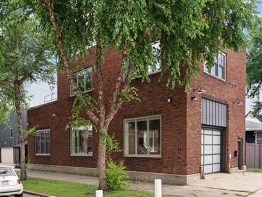 1290 Snelling Avenue N , Saint Paul, MN 55108