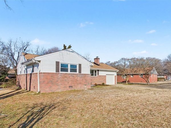 6 Barron Drive, Newport News, VA 23608