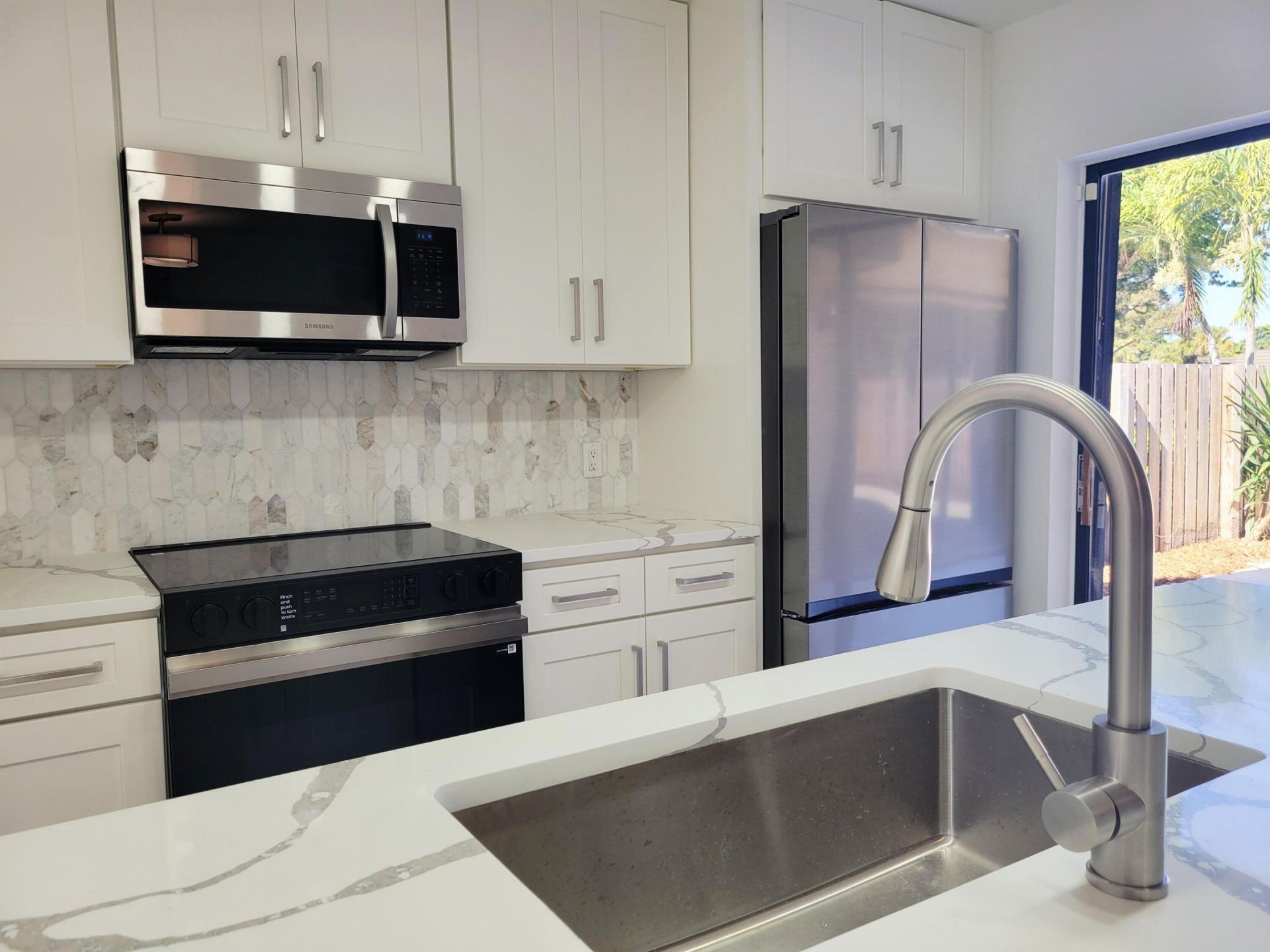 201 2nd Way, West Palm Beach, FL 33407 Photo