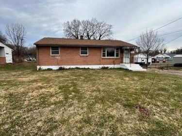 136 LOCUST AVENUE, WINCHESTER, VA 22601