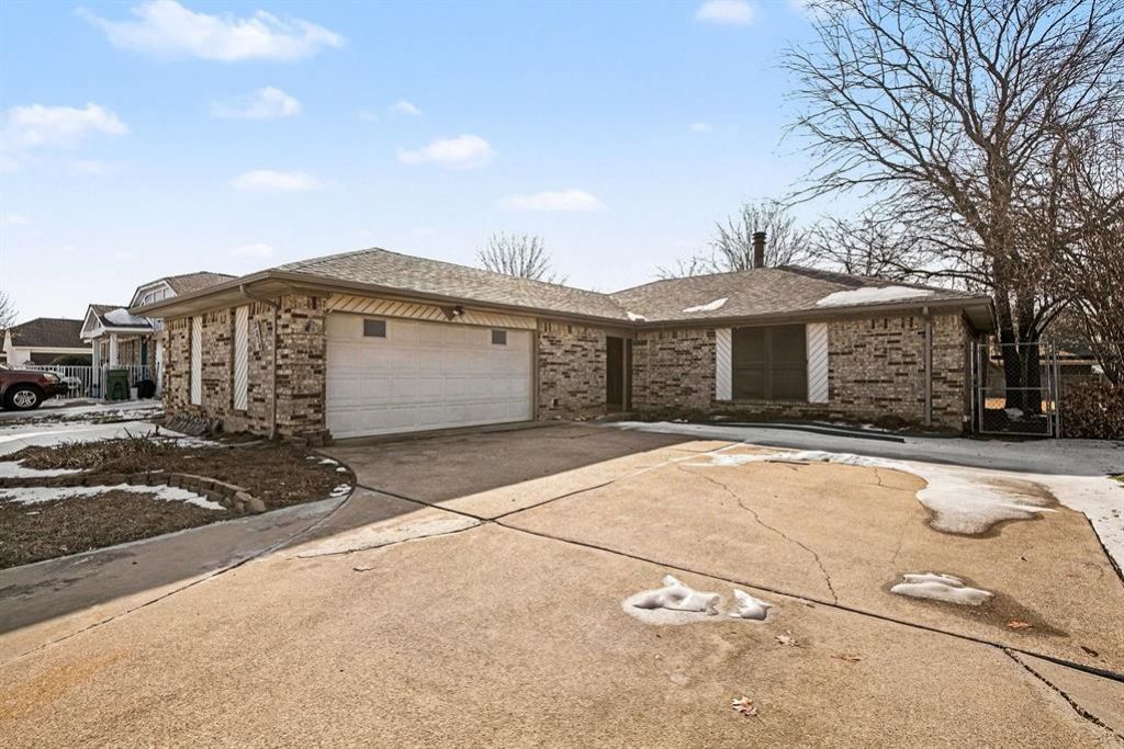 2316 Busch Drive, Arlington, TX 76014 Main Photo