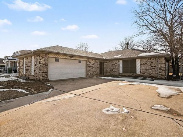 2316 Busch Drive, Arlington, TX 76014