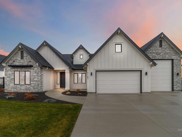 9656 S Coopers Hawk Way, Nampa, ID 83686