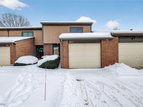 963 Morningstar Drive, Akron, OH 44307