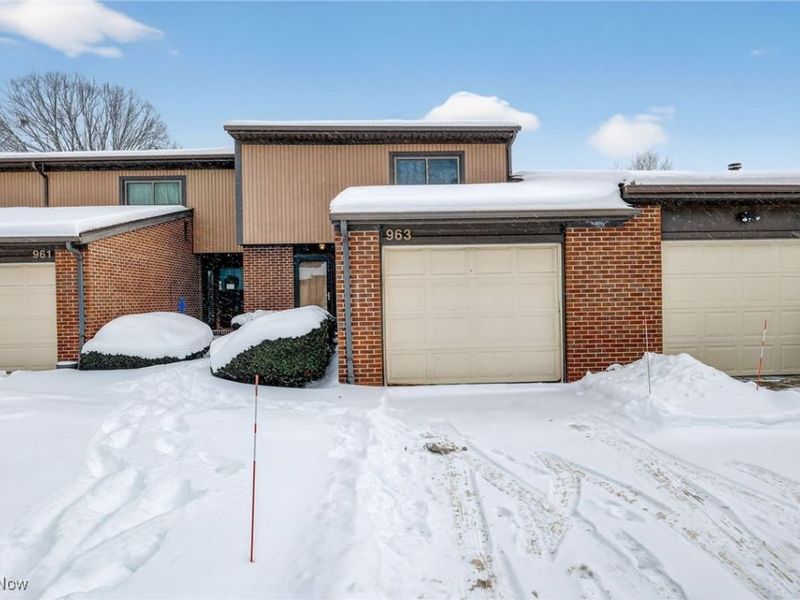 963 Morningstar Drive, Akron, OH 44307 Photo 1