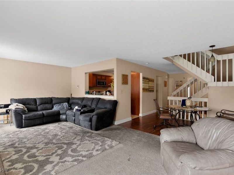 963 Morningstar Drive, Akron, OH 44307 Photo 2