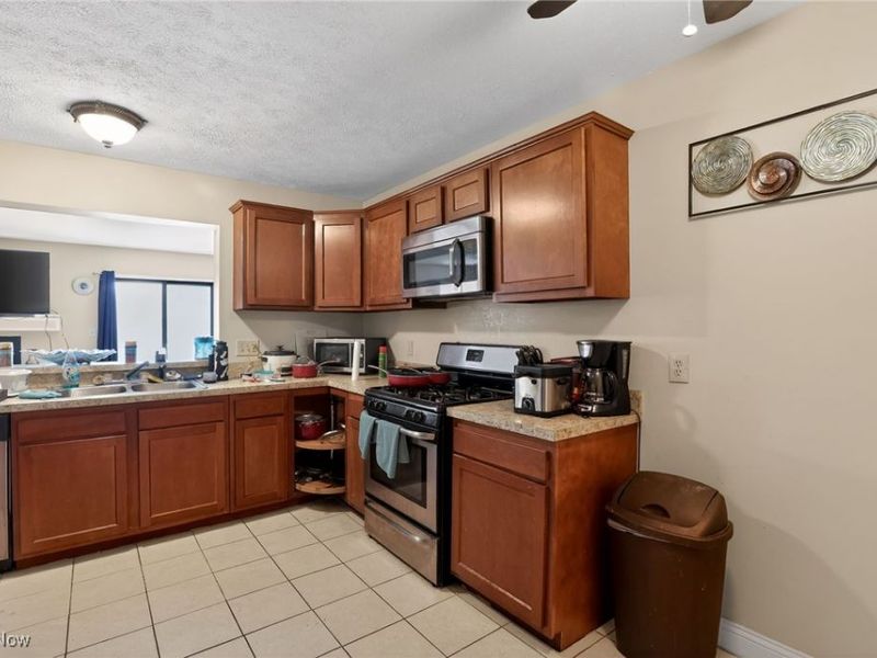 963 Morningstar Drive, Akron, OH 44307 Photo 4