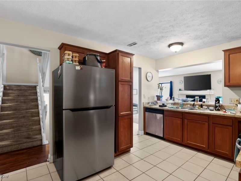 963 Morningstar Drive, Akron, OH 44307 Photo 5