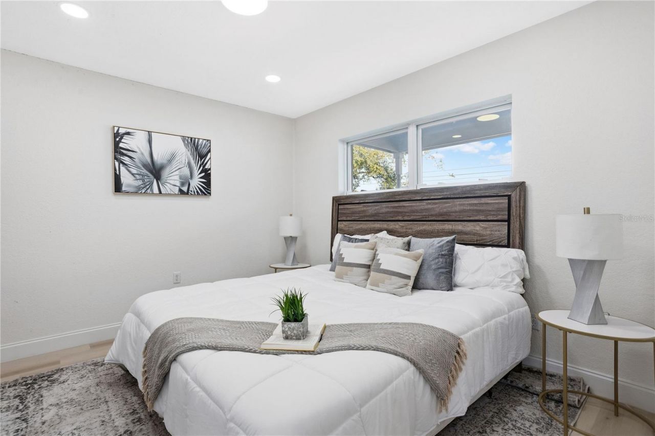 214 45th Avenue Ne, Saint Petersburg, FL 33703 Photo