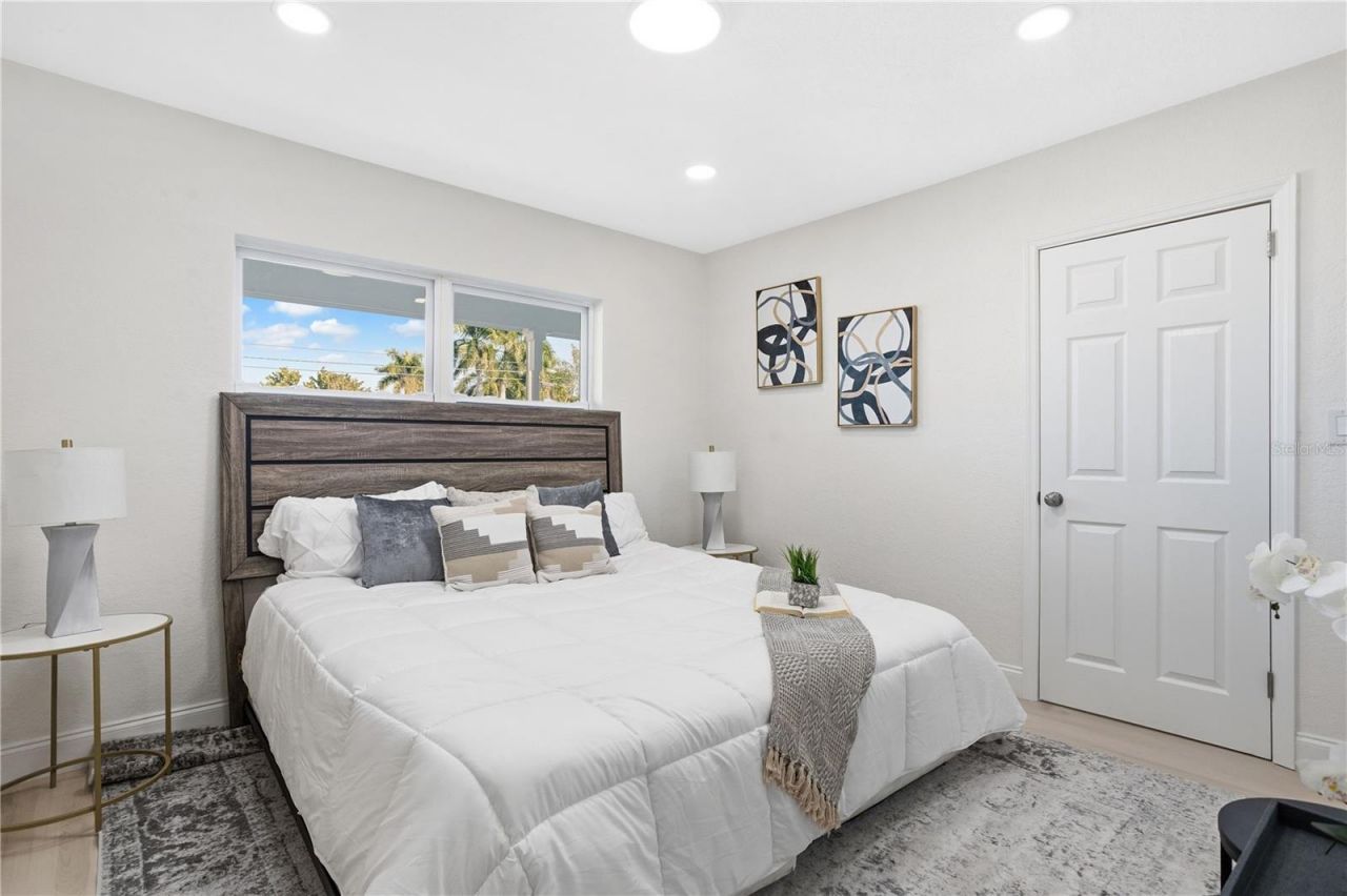 214 45th Avenue Ne, Saint Petersburg, FL 33703 Photo