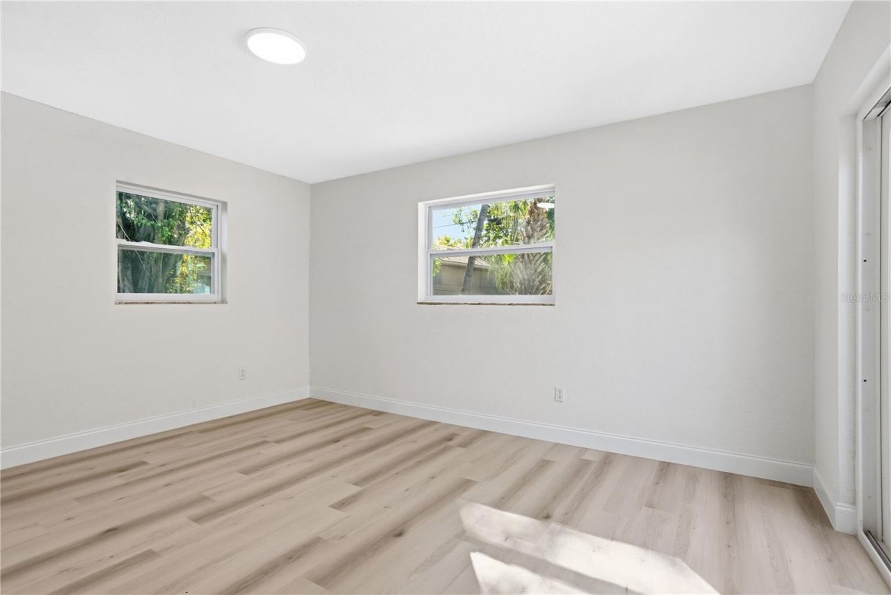 214 45th Avenue Ne, Saint Petersburg, FL 33703 Photo