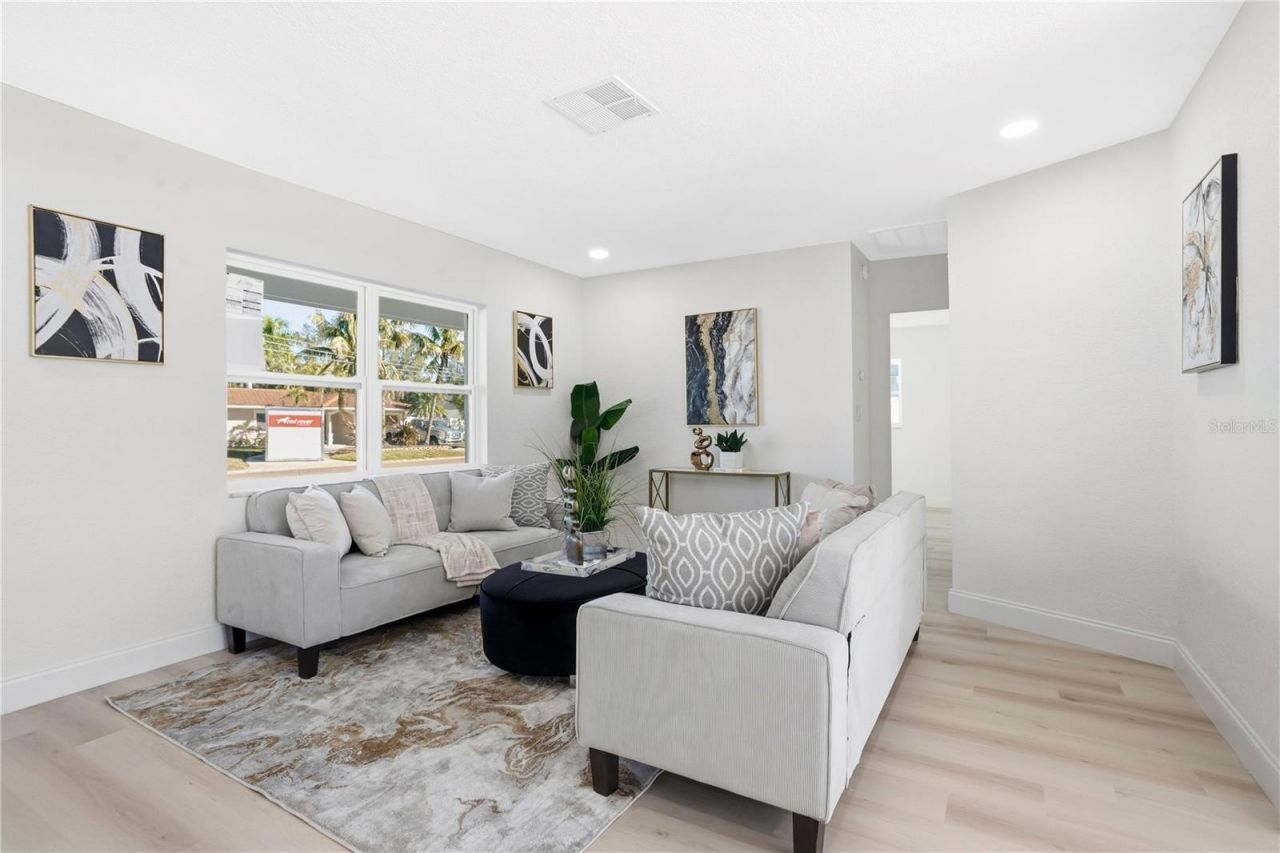 214 45th Avenue Ne, Saint Petersburg, FL 33703 Photo