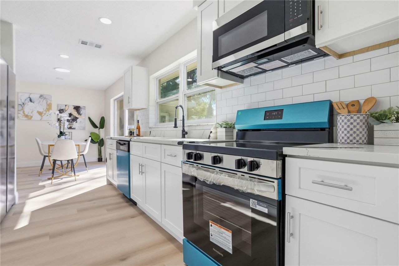 214 45th Avenue Ne, Saint Petersburg, FL 33703 Photo