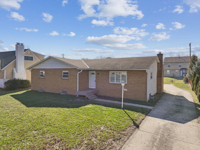 2691 Maplewood Drive, Columbus, OH 43231 Photo 2