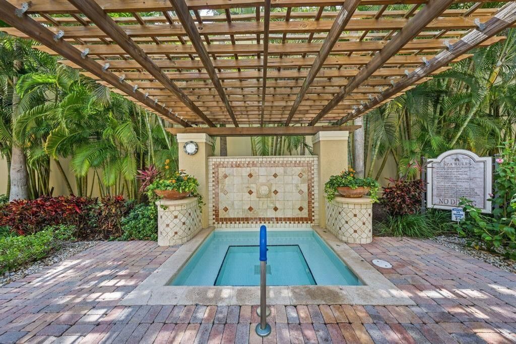 651 Okeechobee Boulevard, Unit 306, West Palm Beach, FL 33401 Photo