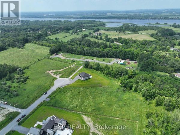 26 Nirmala Drive, Ottawa, ON K4C0B2