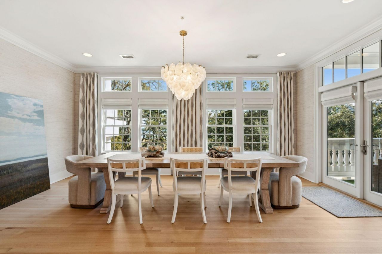 118 Fairbanks Oak Alley Photo 1