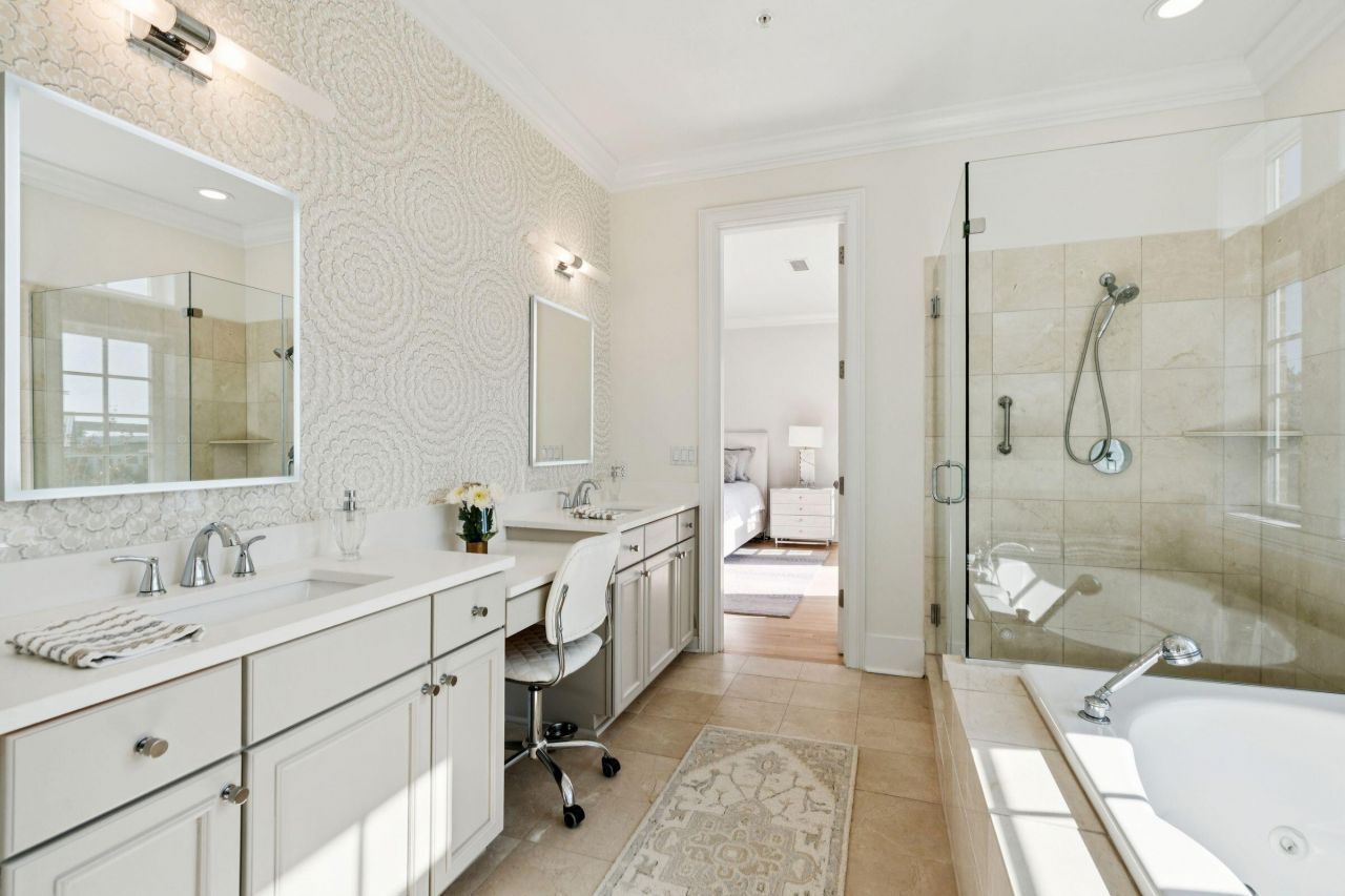 118 Fairbanks Oak Alley Photo 38