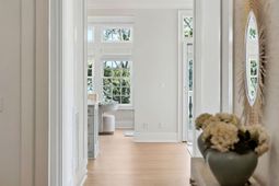 118 Fairbanks Oak Alley photo 4