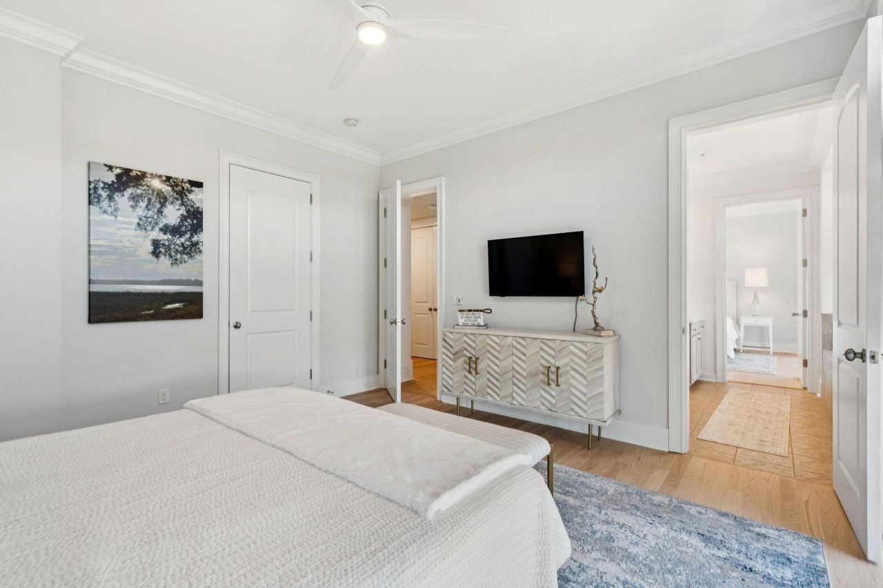 118 Fairbanks Oak Alley Photo 44