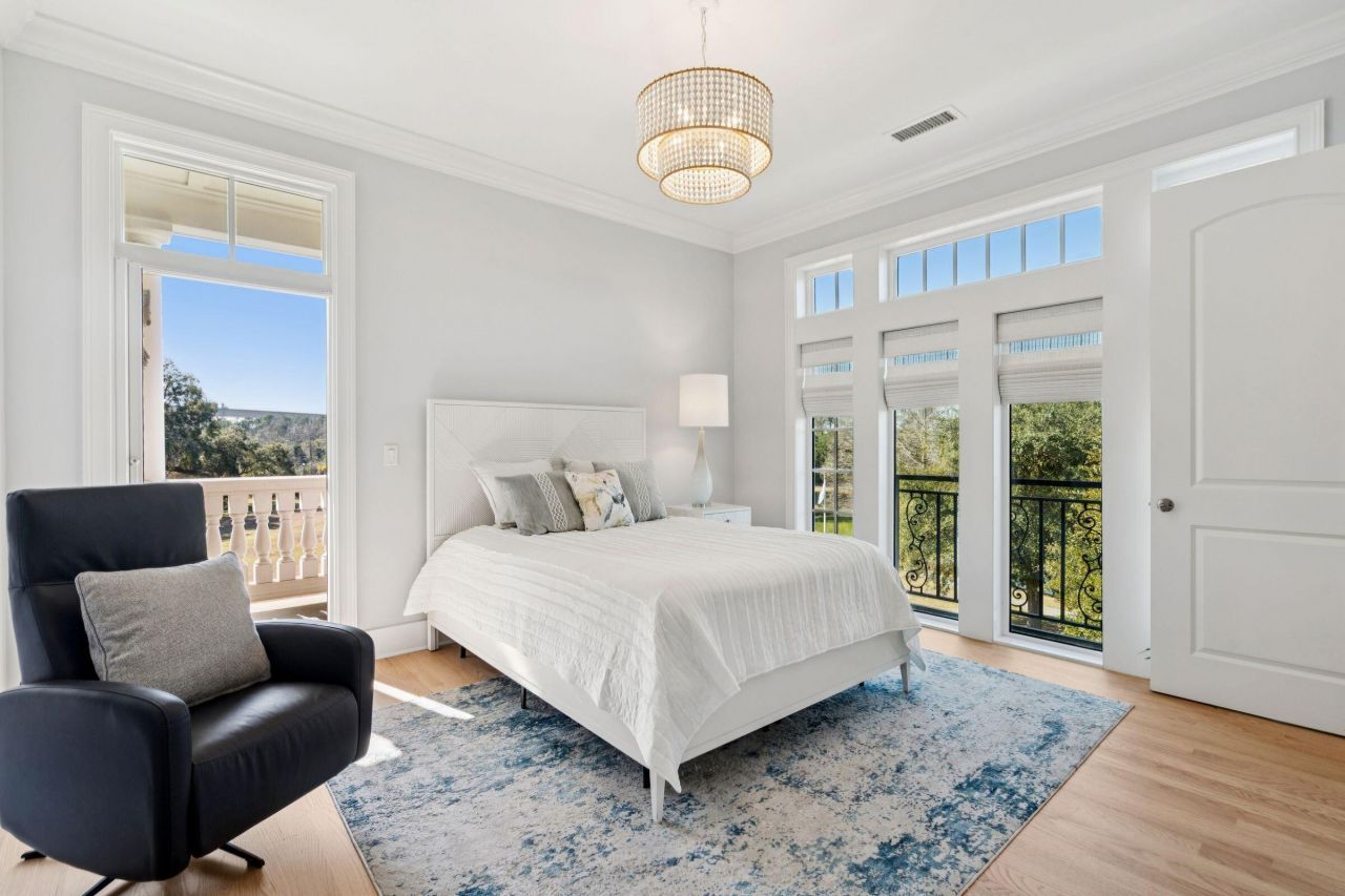 118 Fairbanks Oak Alley Photo 45