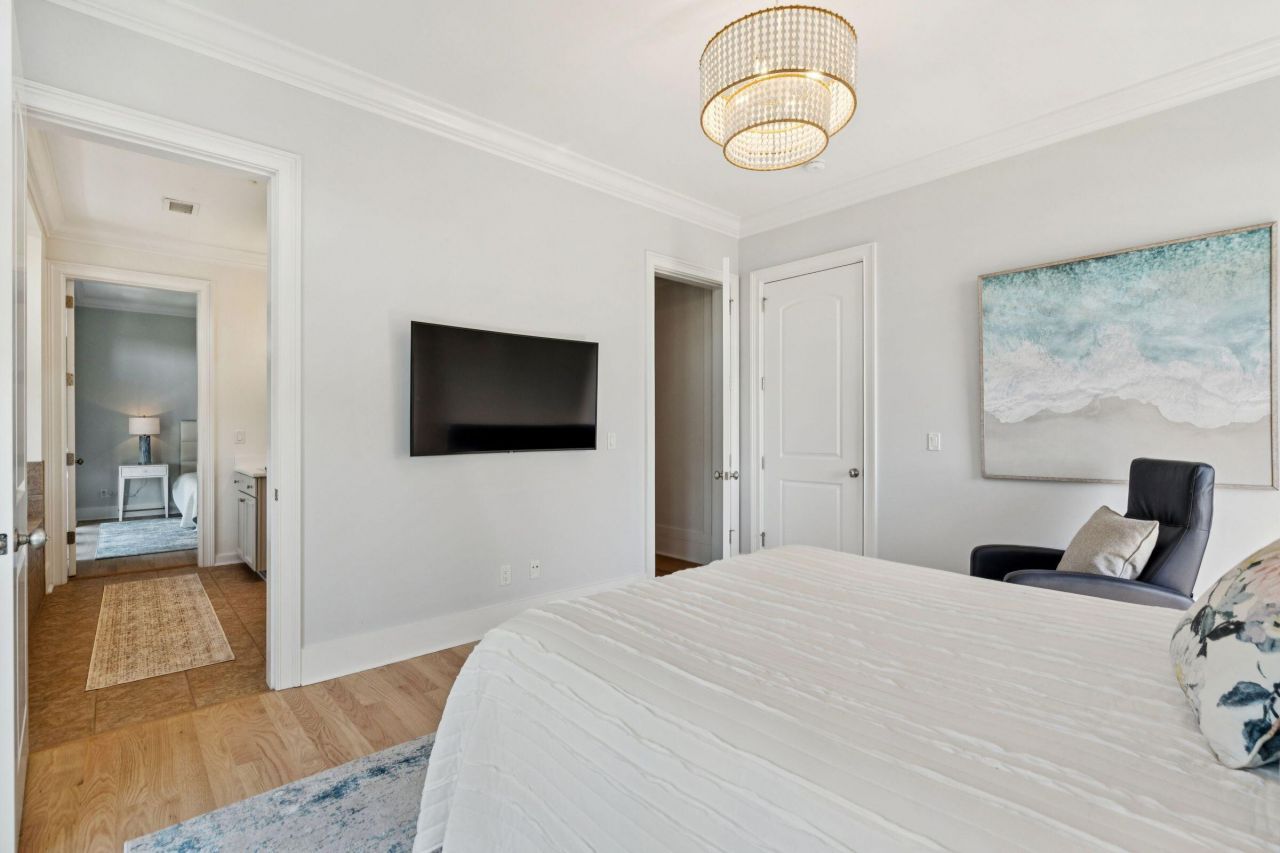 118 Fairbanks Oak Alley Photo 46