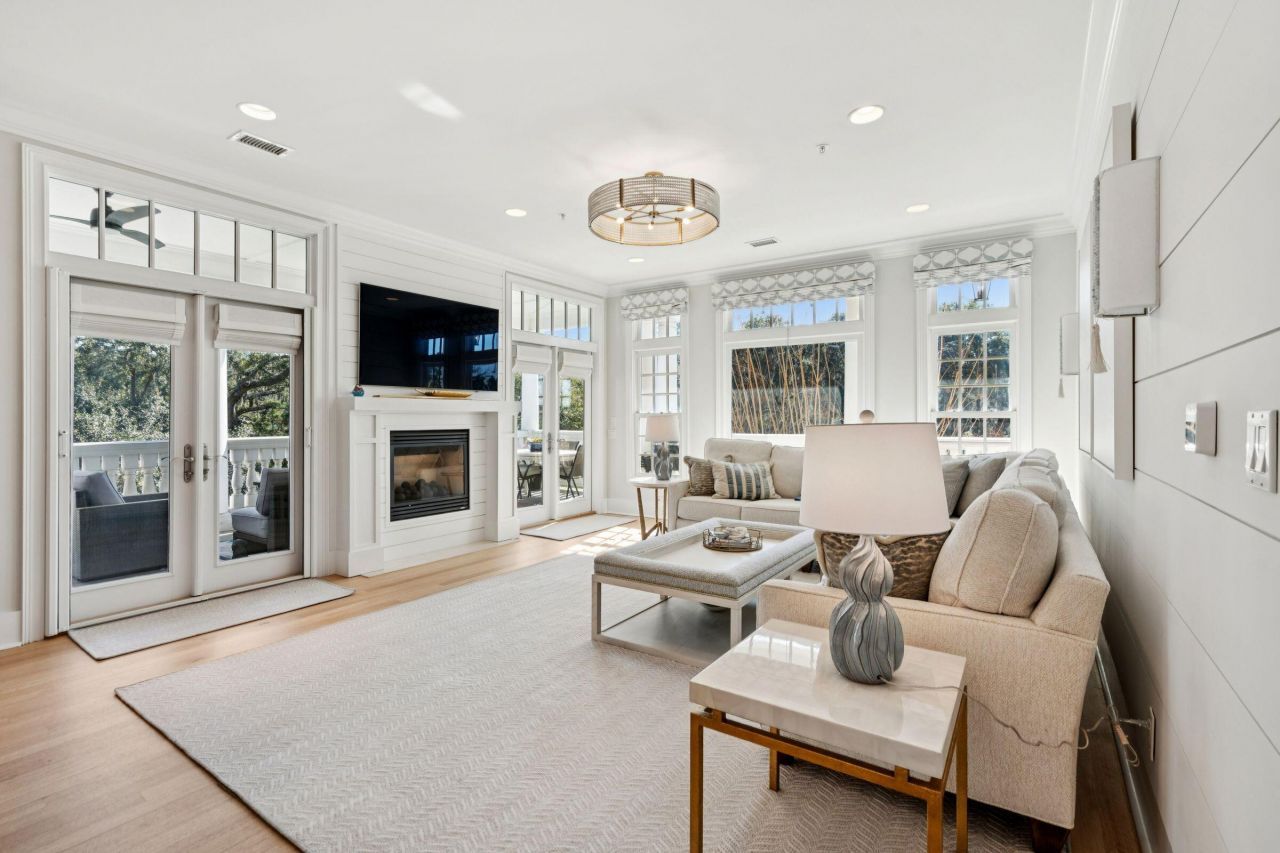 118 Fairbanks Oak Alley Photo 5