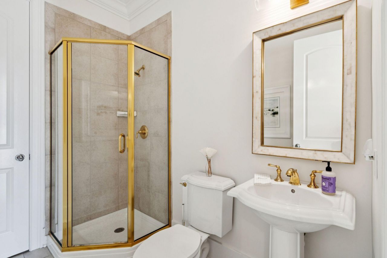 118 Fairbanks Oak Alley Photo 53