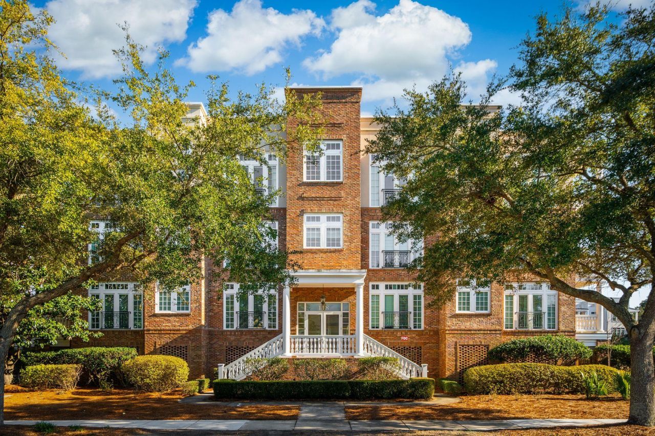 118 Fairbanks Oak Alley Photo 58