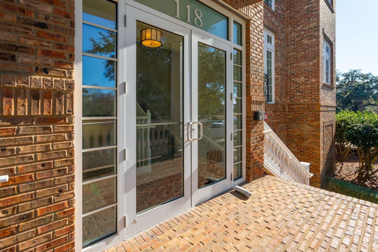 118 Fairbanks Oak Alley Photo 59