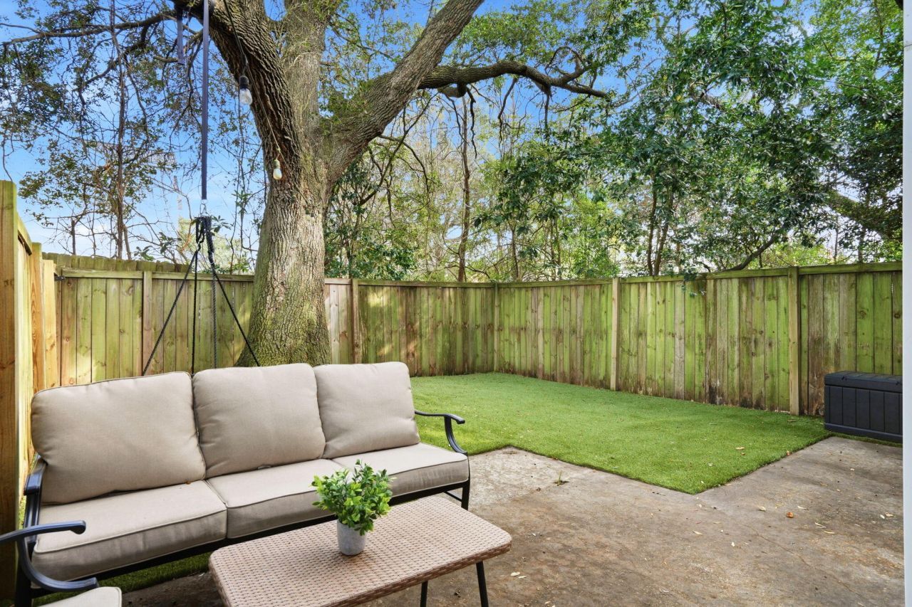 629 Bay Tree Court Photo 12