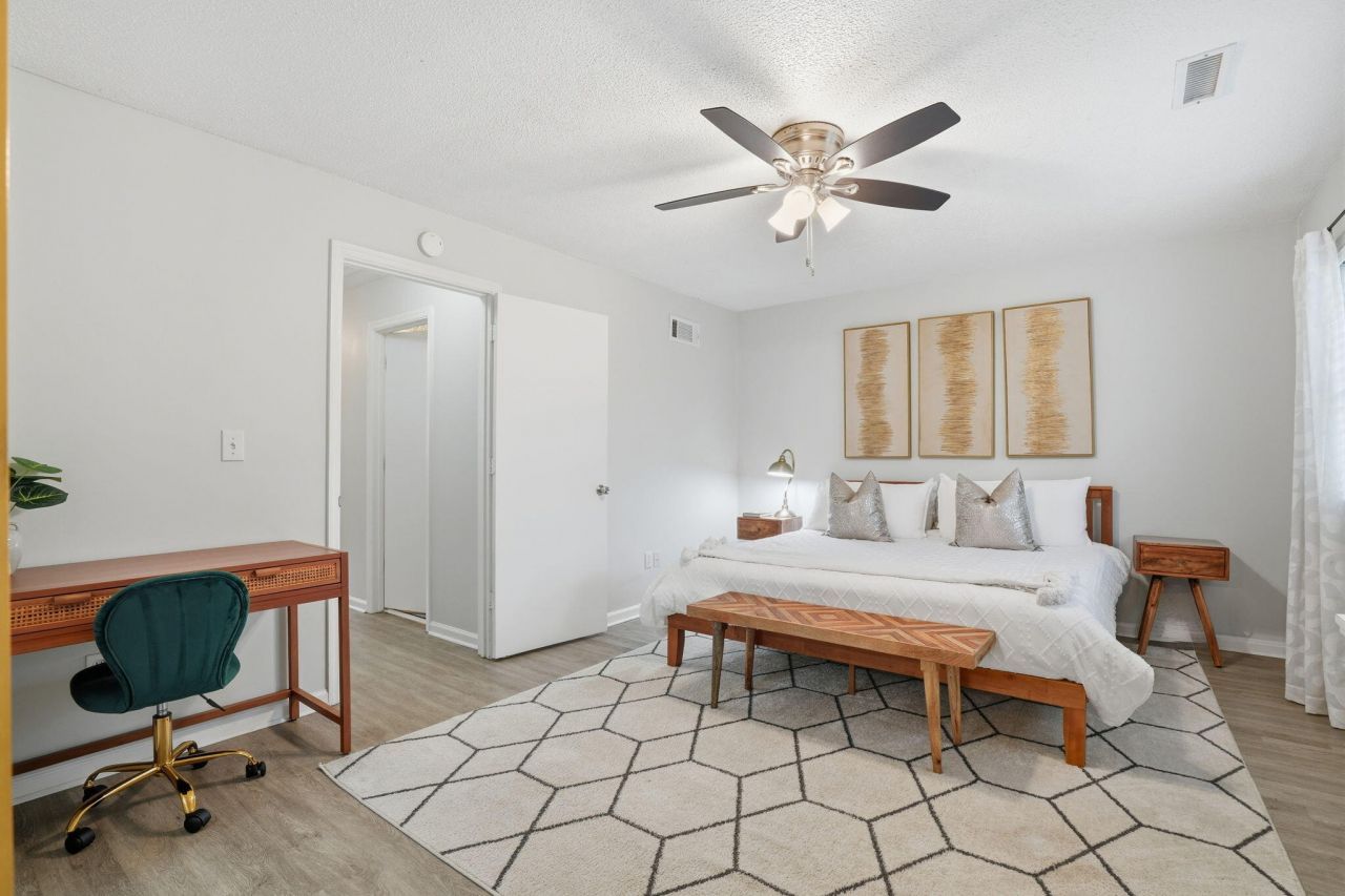 629 Bay Tree Court Photo 17