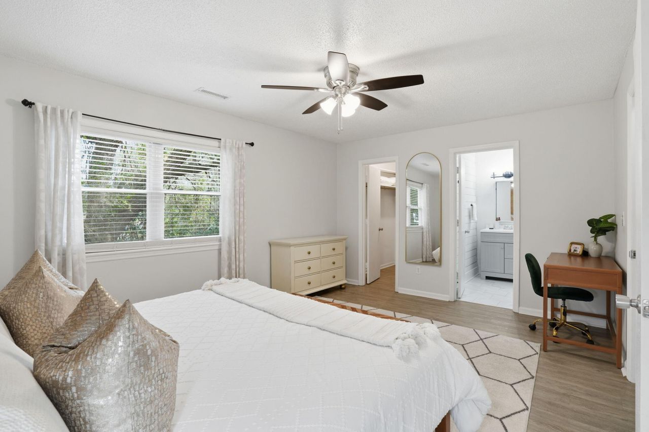 629 Bay Tree Court Photo 18