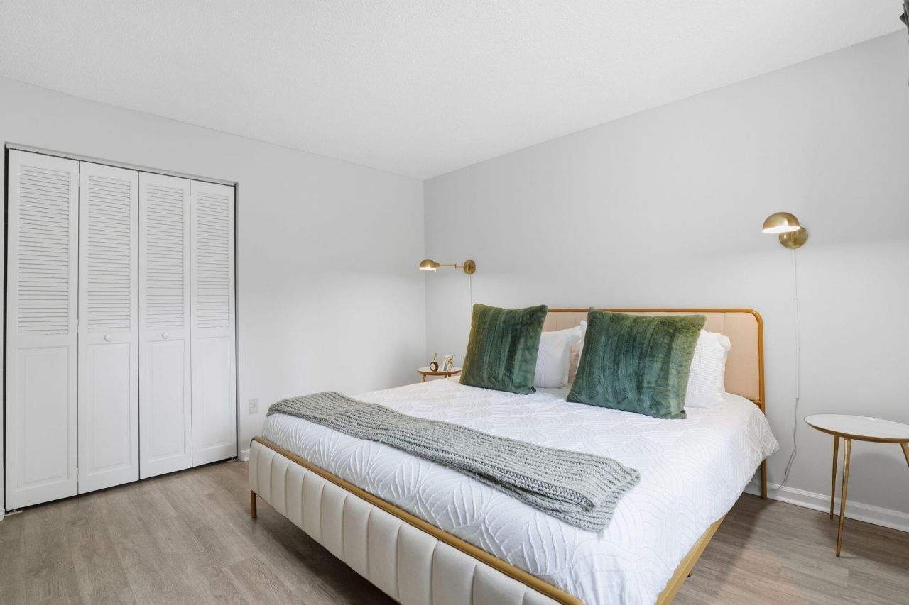 629 Bay Tree Court Photo 23